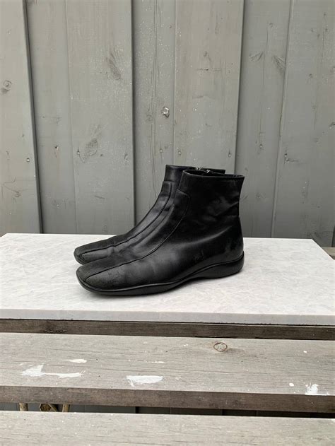 prada rossa boots